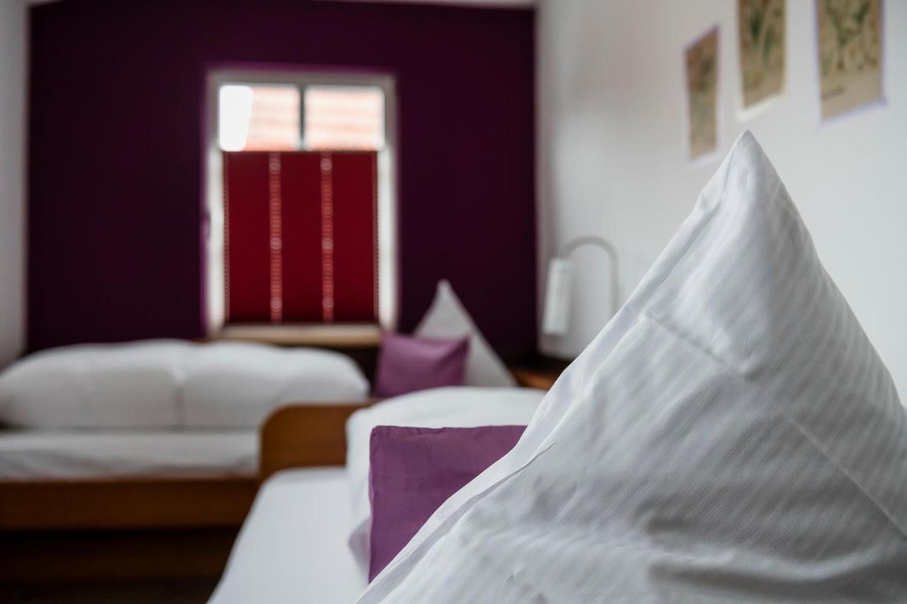 Hotel Baeren مارباخ أم نيكار المظهر الخارجي الصورة