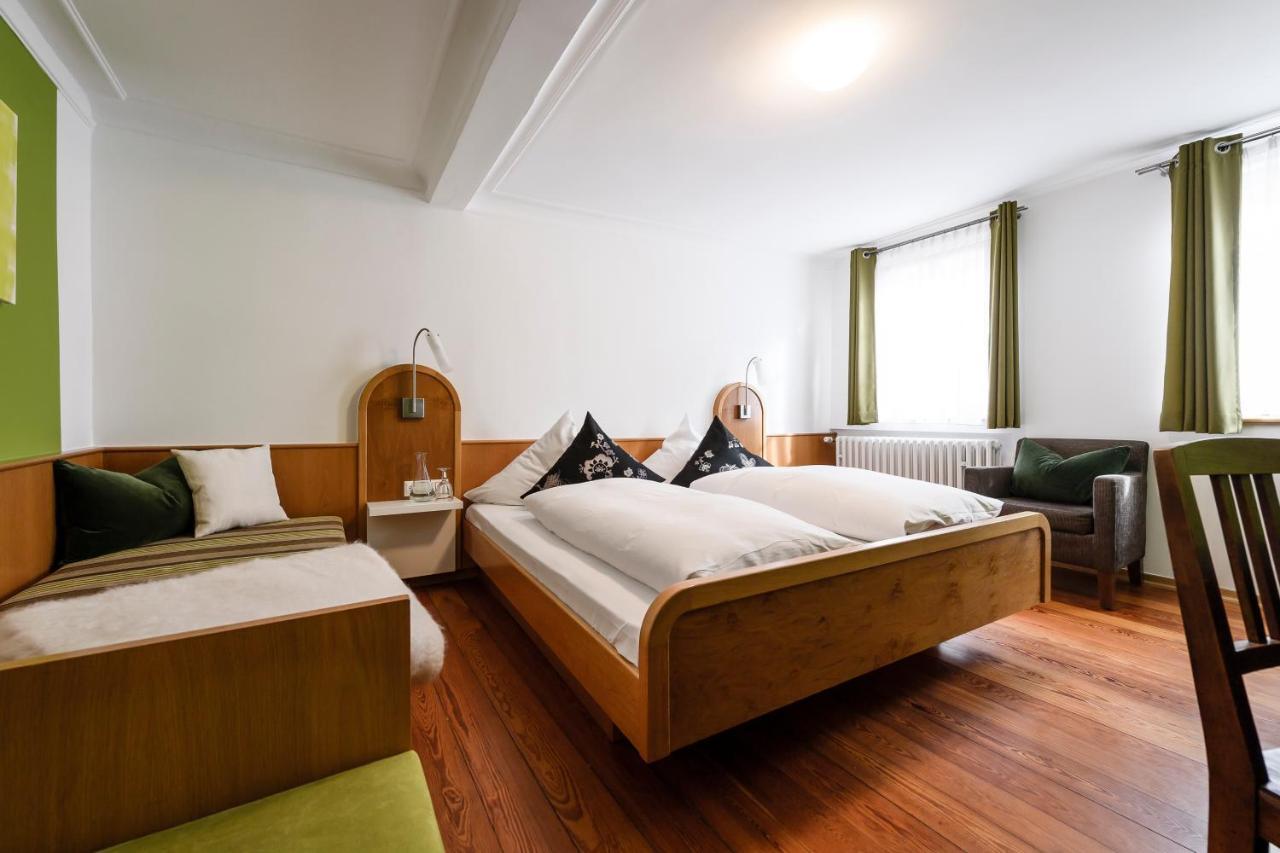 Hotel Baeren مارباخ أم نيكار المظهر الخارجي الصورة
